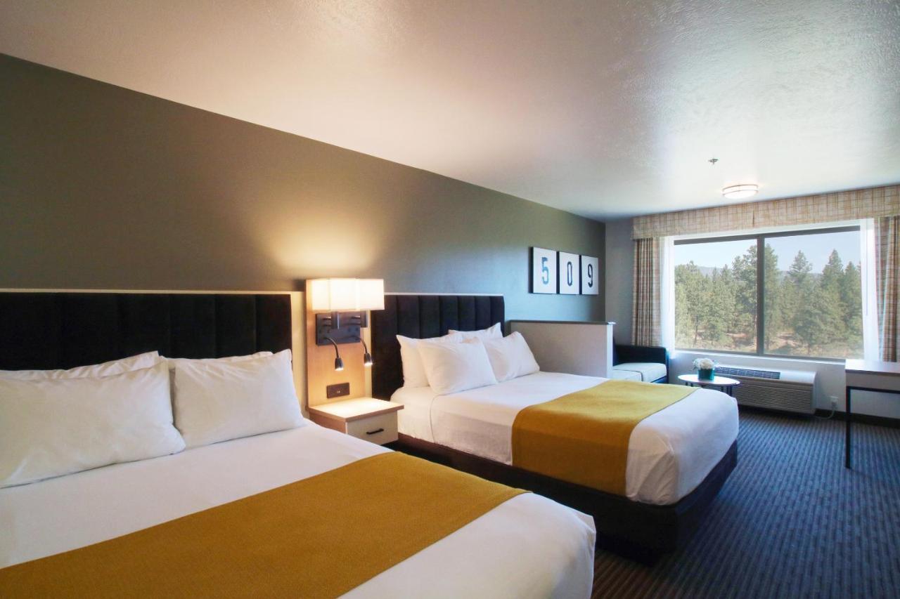 Oxford Suites Spokane Valley Exterior photo