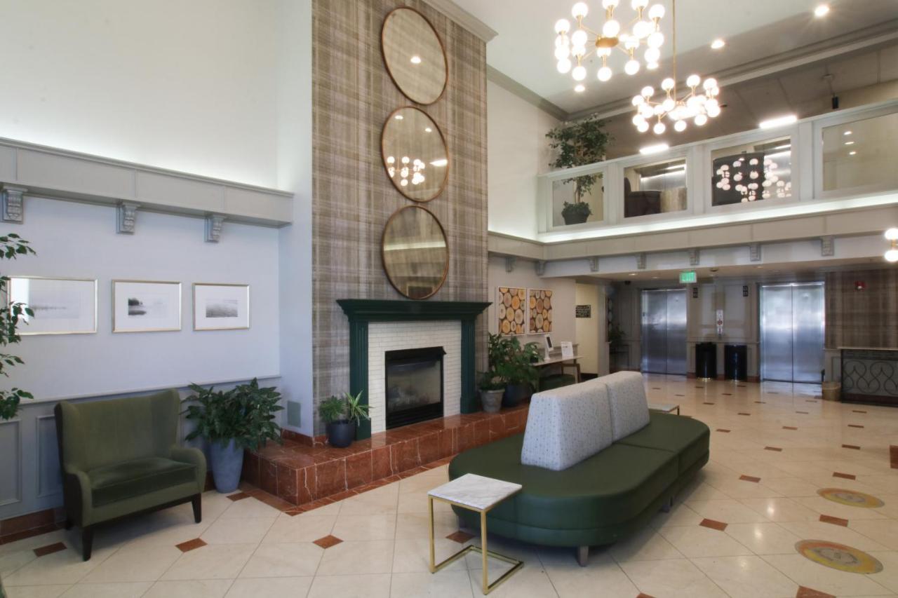 Oxford Suites Spokane Valley Exterior photo